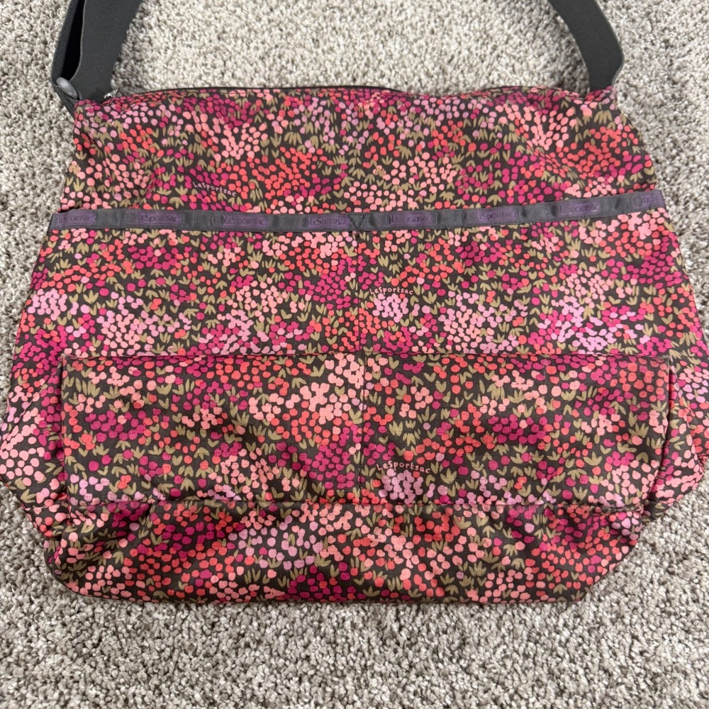 LeSportsac Pink Floral Lightweight Crossbody Bag Adjustable Strap Travel Messeng - Picture 2 of 11